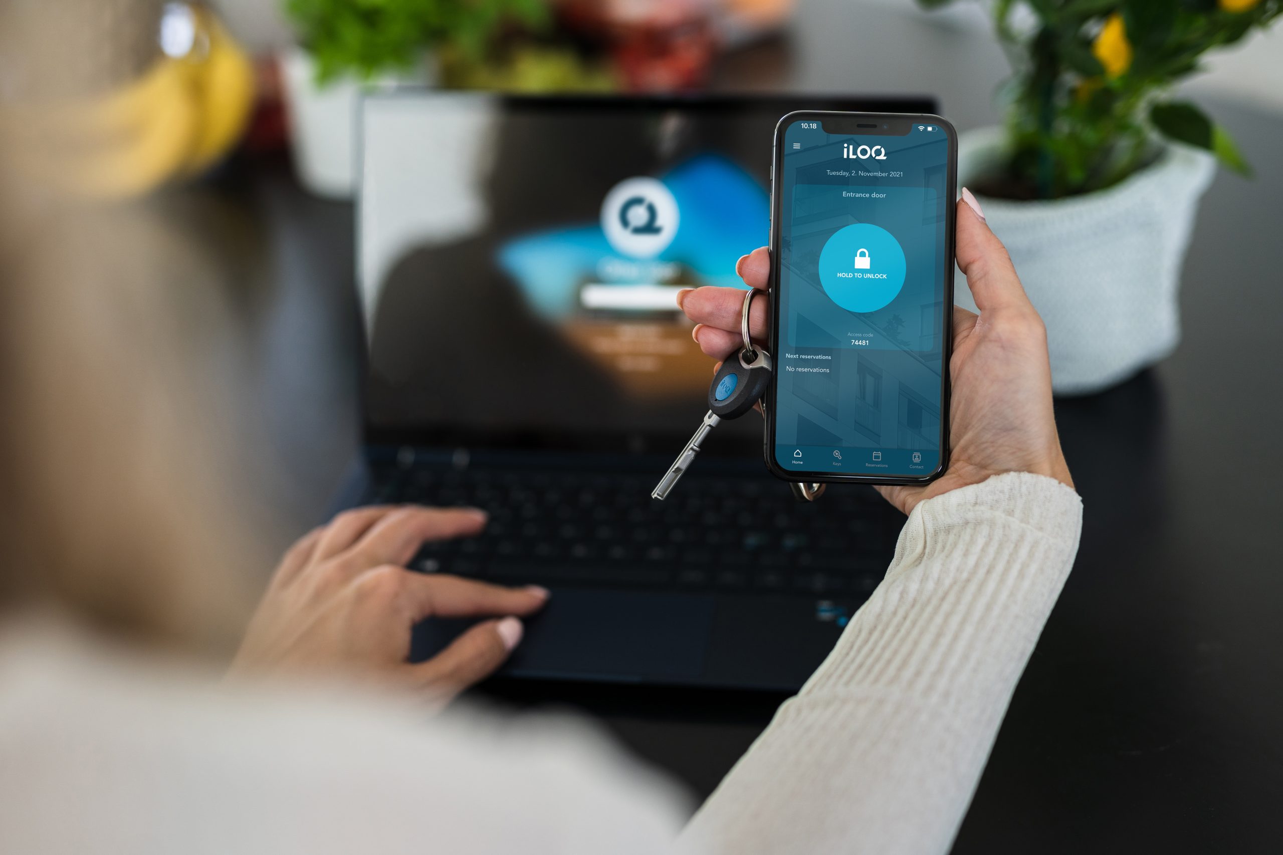 iLOQ HOME - Using with PC in background